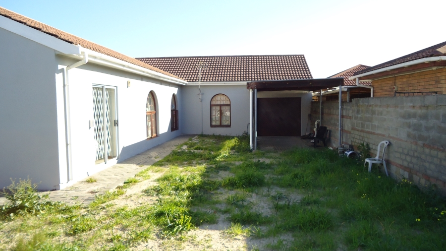 6 Bedroom Property for Sale in Belhar Western Cape